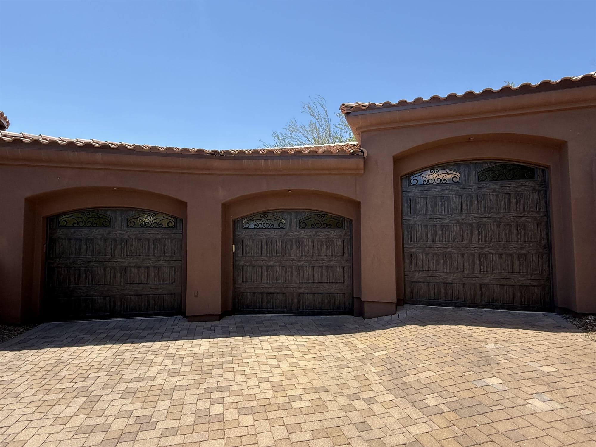 Completed garage doors on an Arizona home